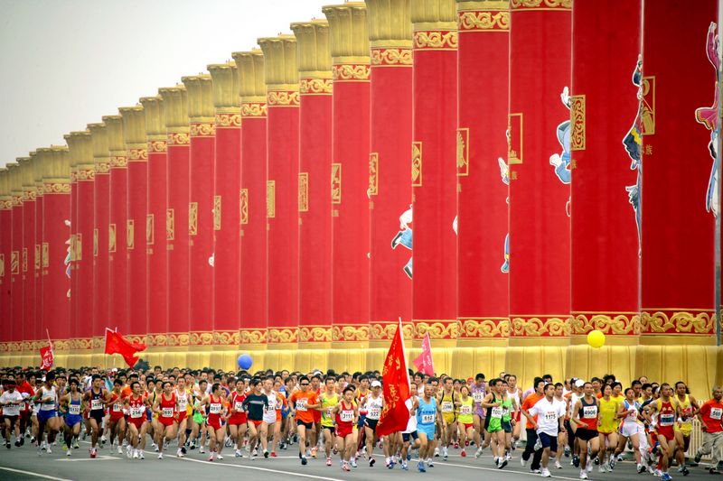 万人马拉松赛-北京电影学院吕裕洲